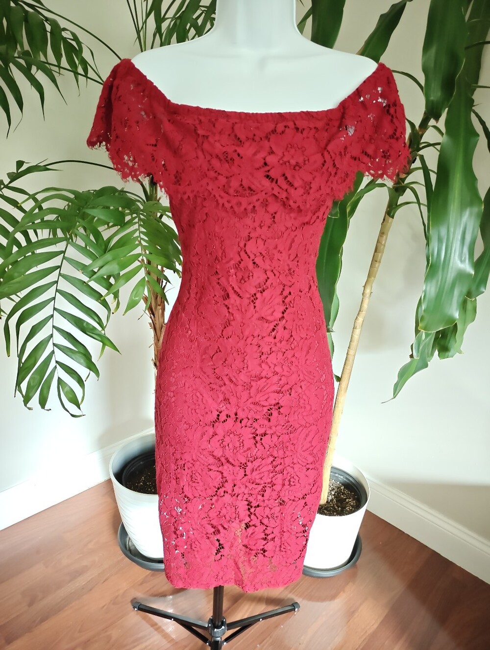 Floral Lace Strapless Midi Dress